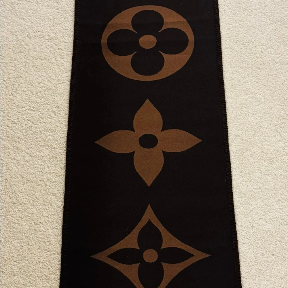 Louis Vuitton Dark Brown Monogram Scarf (faux) - Picture 4 of 5